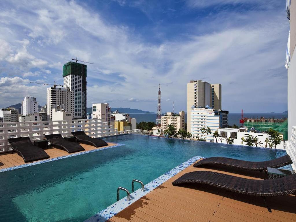 Golden Holiday Hotel Nha Trang Esterno foto