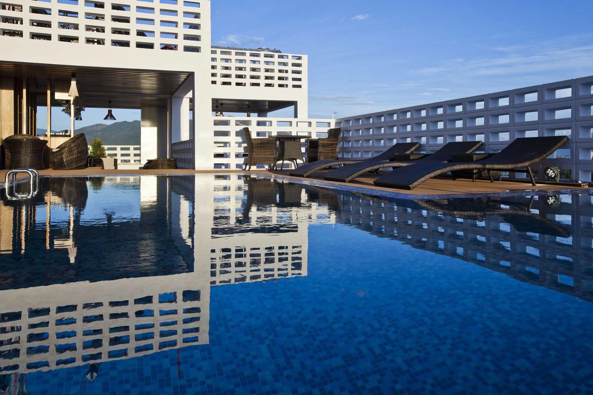 Golden Holiday Hotel Nha Trang Esterno foto