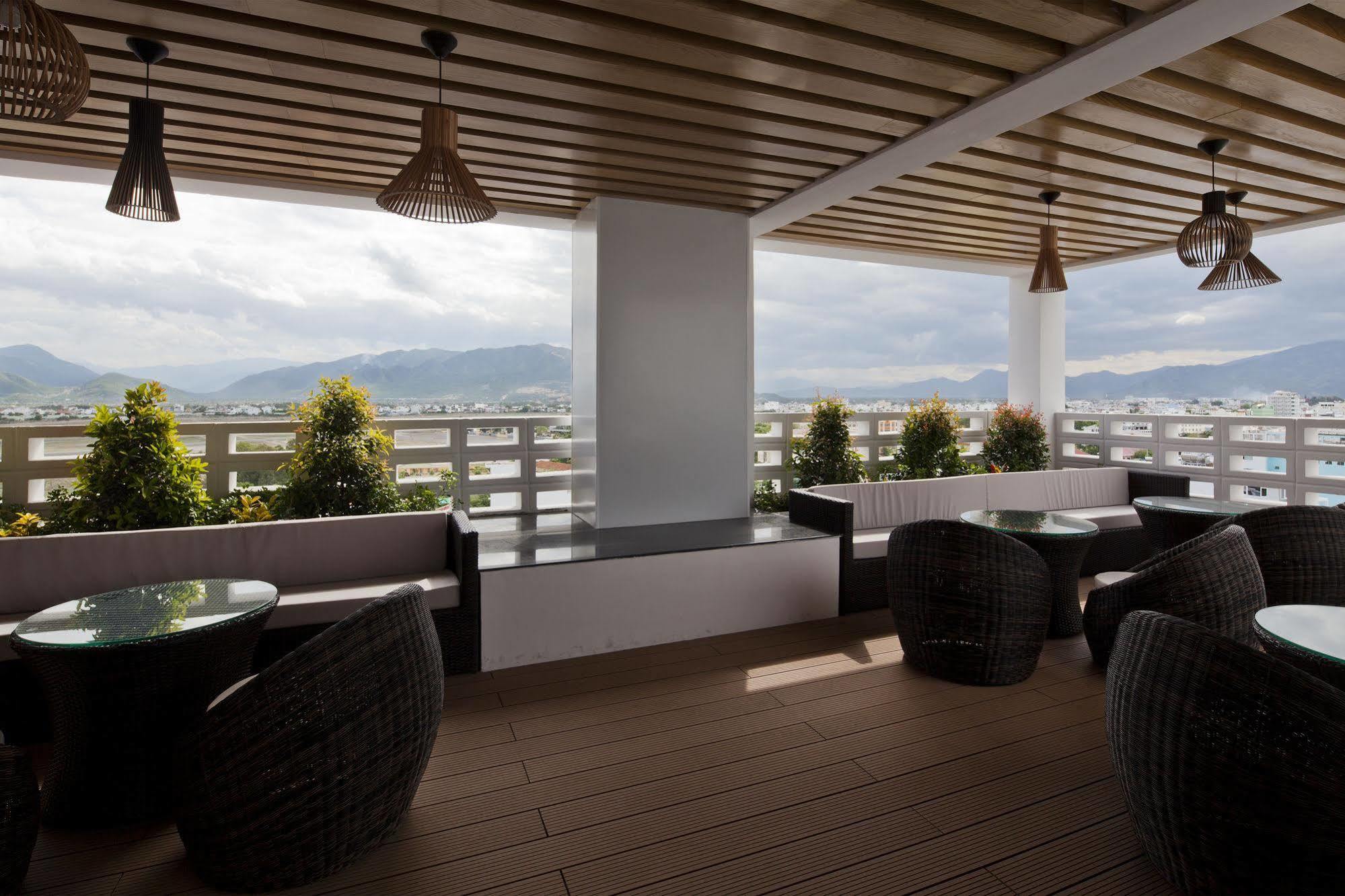 Golden Holiday Hotel Nha Trang Esterno foto