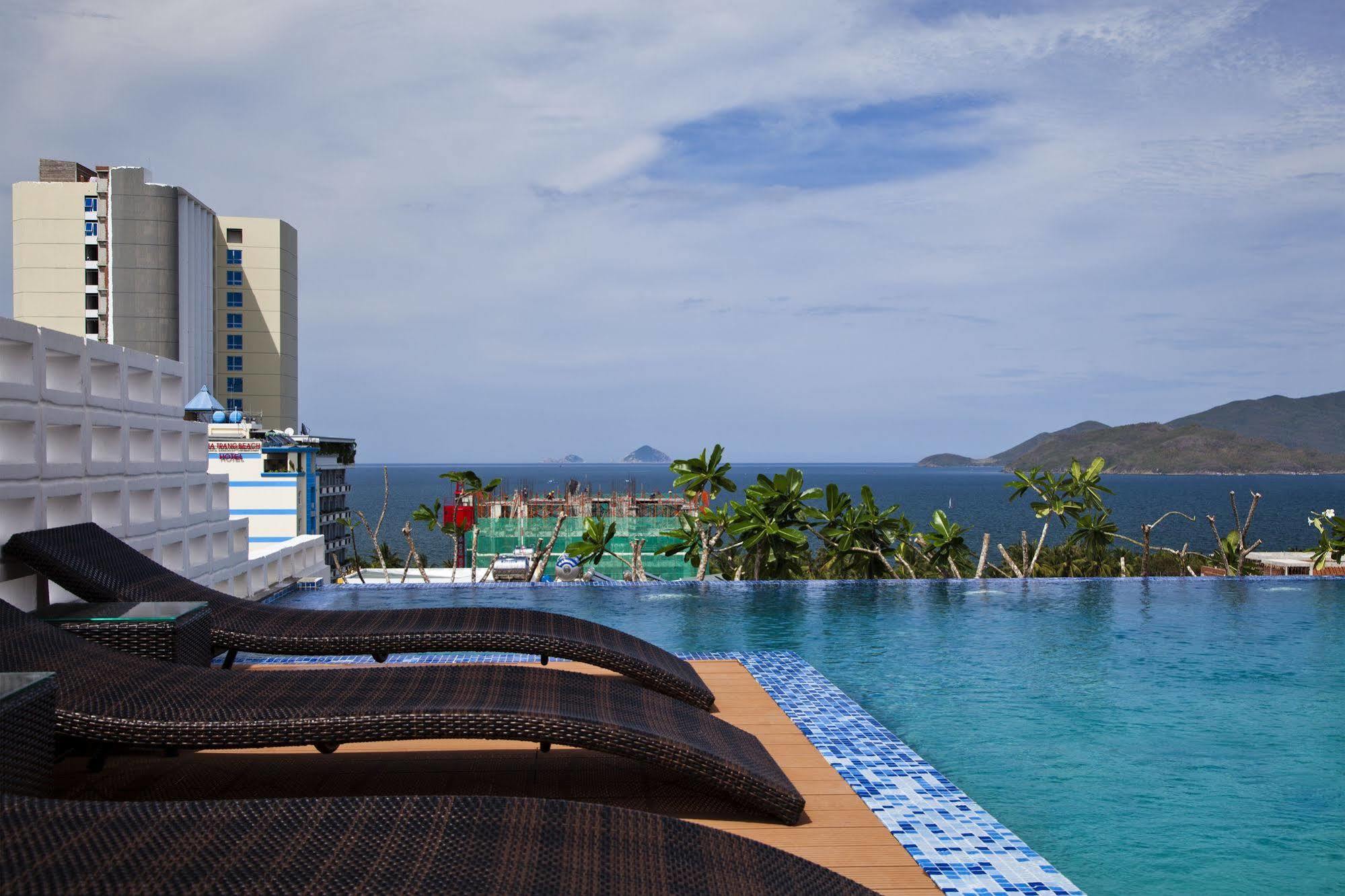 Golden Holiday Hotel Nha Trang Esterno foto